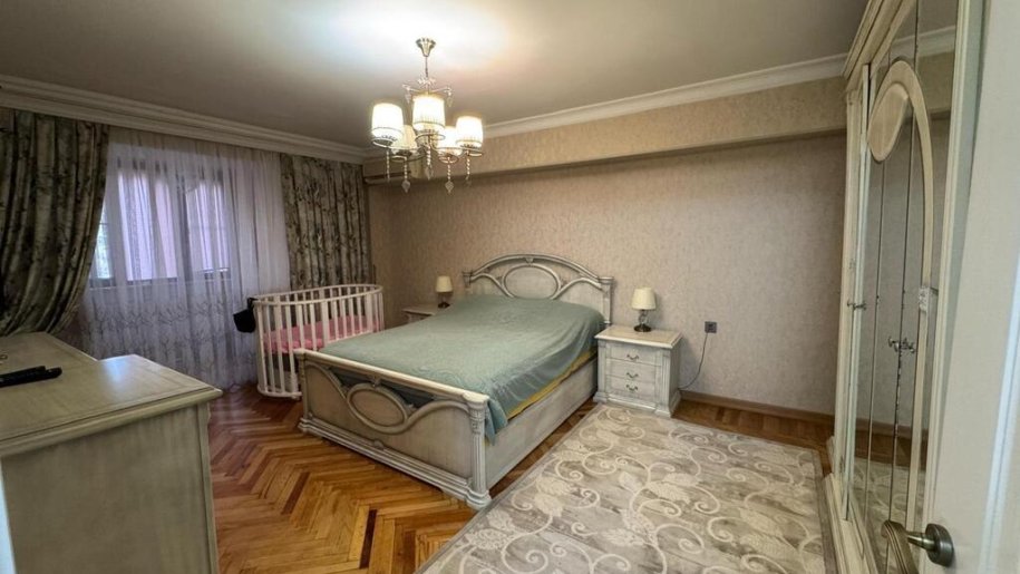 Satılır 4 otaqlı köhnə tikili, 120 m², Gənclik m.-5