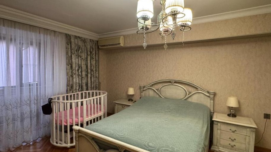 Satılır 4 otaqlı köhnə tikili, 120 m², Gənclik m.-6