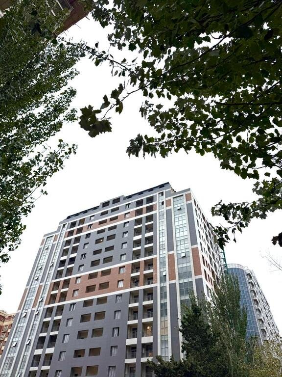 Satılır 3 otaqlı yeni tikili, 188 m², 28 May m.-1