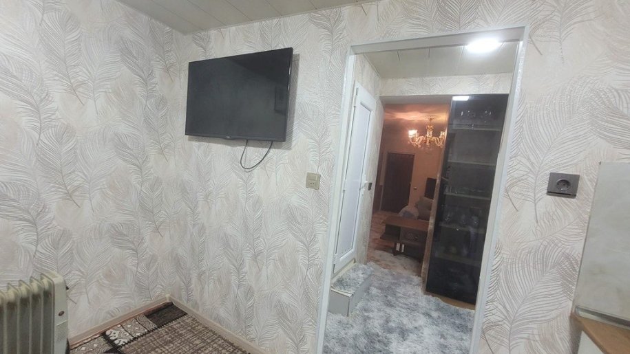 Kirayə verilir 2 otaqlı köhnə tikili, 30 m², 20 Yanvar m.-5
