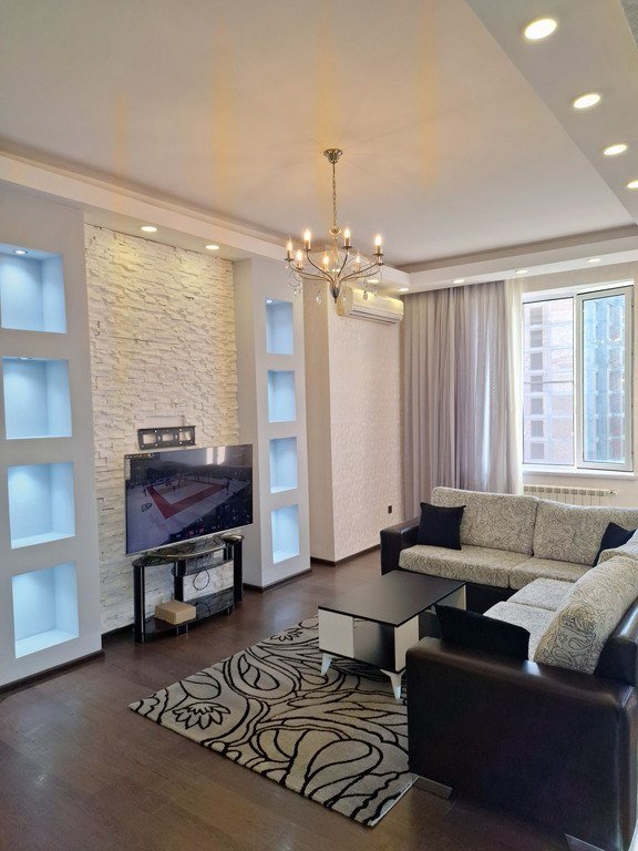 Kirayə verilir 3 otaqlı yeni tikili, 125 m², 28 May m.-1