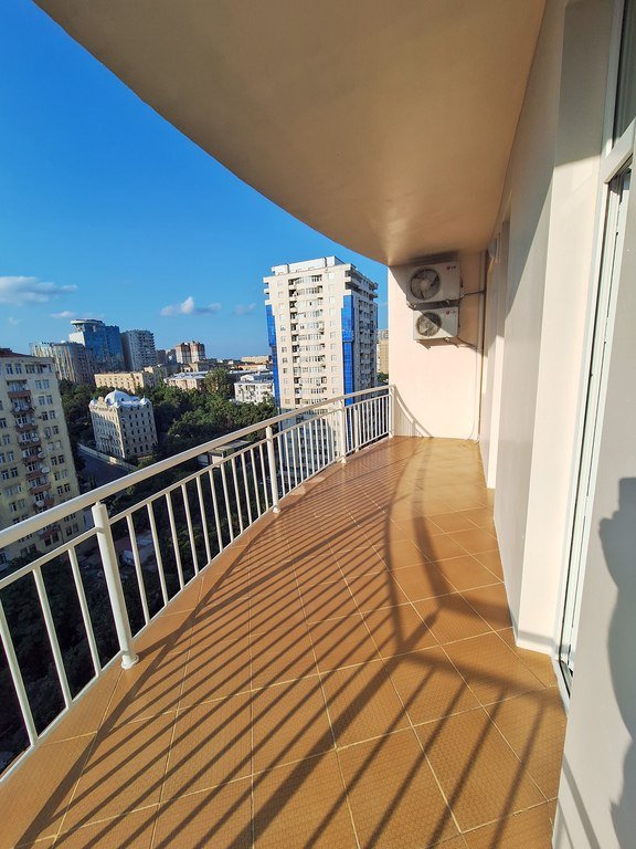 Kirayə verilir 3 otaqlı yeni tikili, 125 m², 28 May m.-7