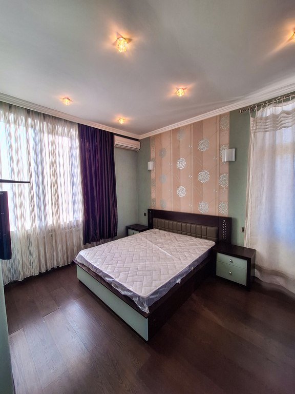Kirayə verilir 3 otaqlı yeni tikili, 125 m², 28 May m.-9