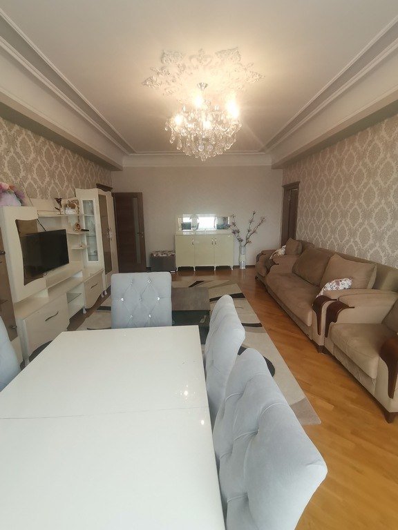 Kirayə verilir 3 otaqlı köhnə tikili, 100 m², Memar Əcəmi m.-2