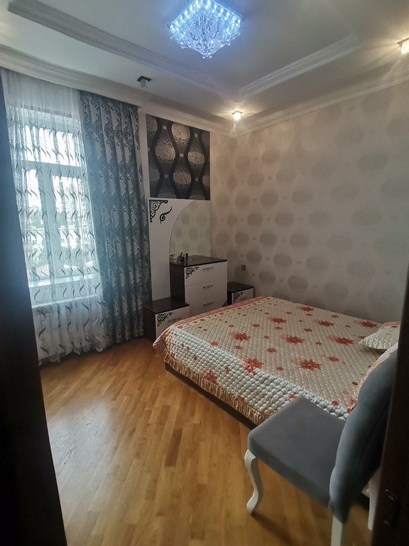 Kirayə verilir 3 otaqlı köhnə tikili, 100 m², Memar Əcəmi m.-5