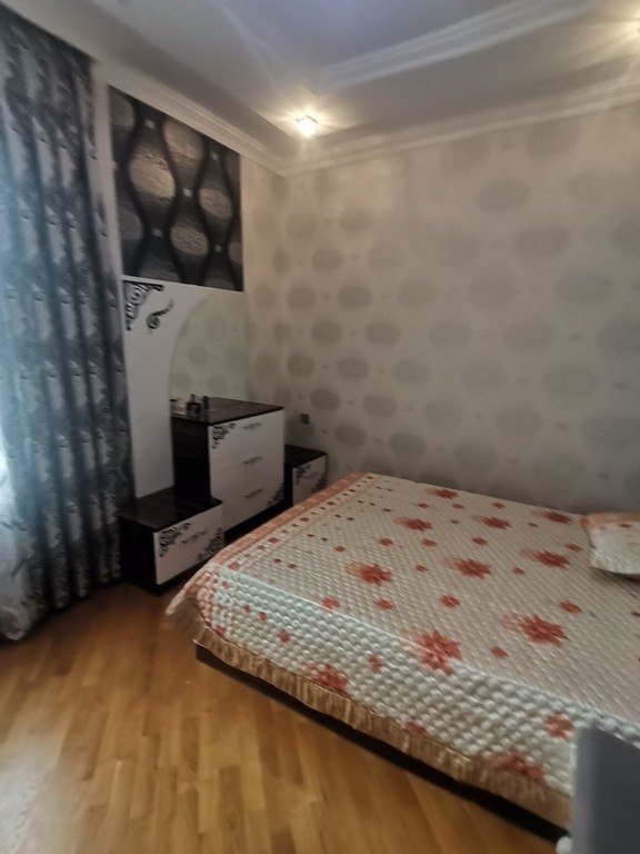 Kirayə verilir 3 otaqlı köhnə tikili, 100 m², Memar Əcəmi m.-6