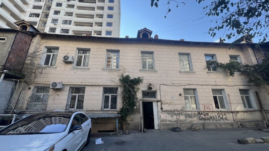 48 m<sup>2</sup> obyekt satılır, Neftçilər m.-1
