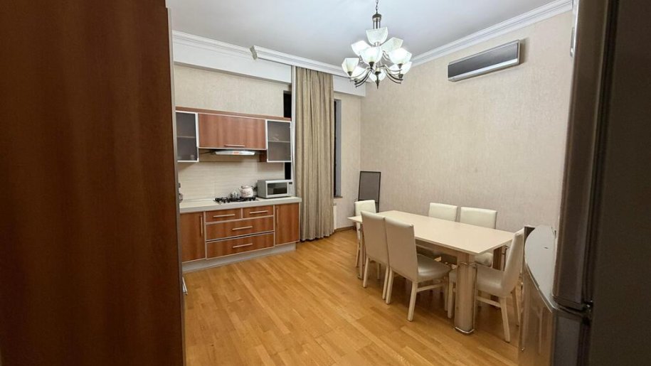 Kirayə verilir 3 otaqlı yeni tikili, 210 m², Sahil m.-4