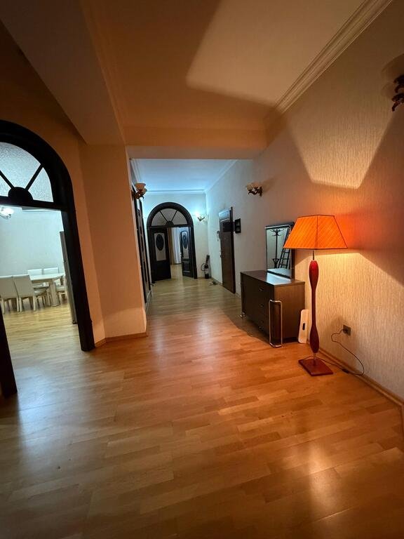 Kirayə verilir 3 otaqlı yeni tikili, 210 m², Sahil m.-8