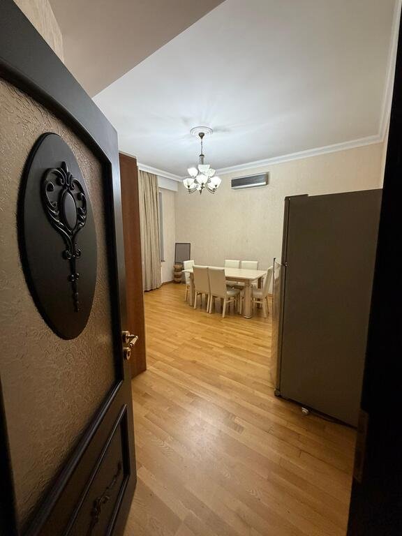 Kirayə verilir 3 otaqlı yeni tikili, 210 m², Sahil m.-13