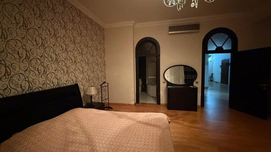 Kirayə verilir 3 otaqlı yeni tikili, 210 m², Sahil m.-16