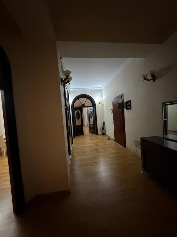 Kirayə verilir 3 otaqlı yeni tikili, 210 m², Sahil m.-17
