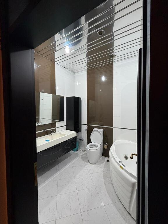 Kirayə verilir 3 otaqlı yeni tikili, 210 m², Sahil m.-21