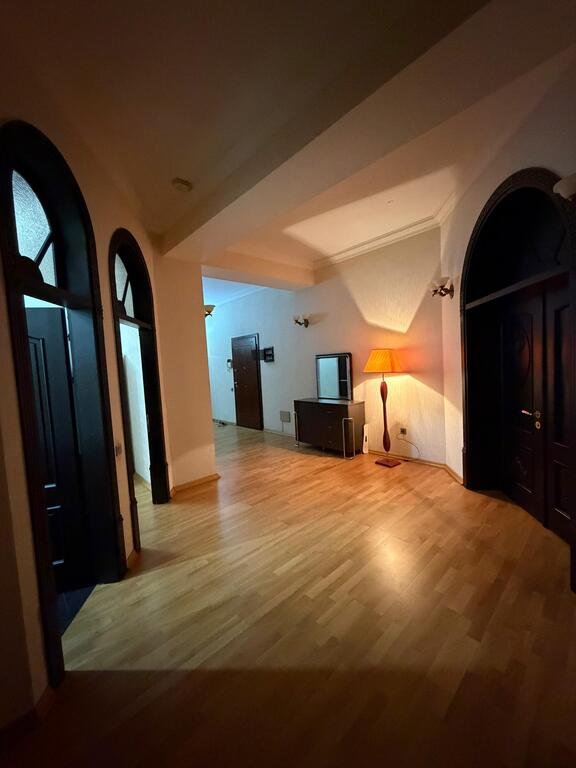 Kirayə verilir 3 otaqlı yeni tikili, 210 m², Sahil m.-22