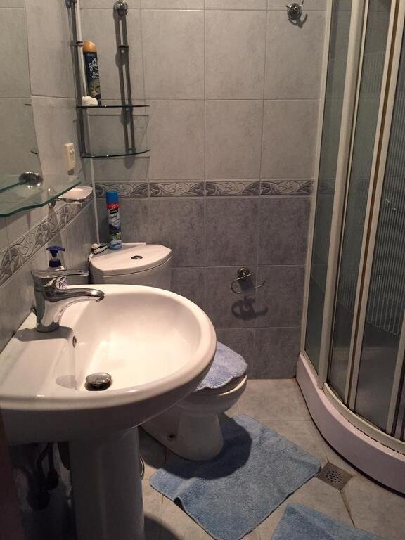Kirayə verilir 2 otaqlı köhnə tikili, 65 m², 28 May m.-4