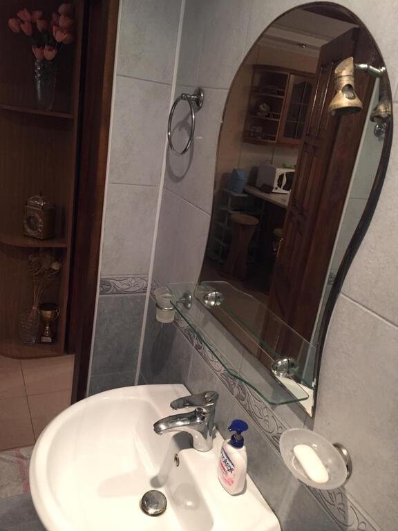 Kirayə verilir 2 otaqlı köhnə tikili, 65 m², 28 May m.-7