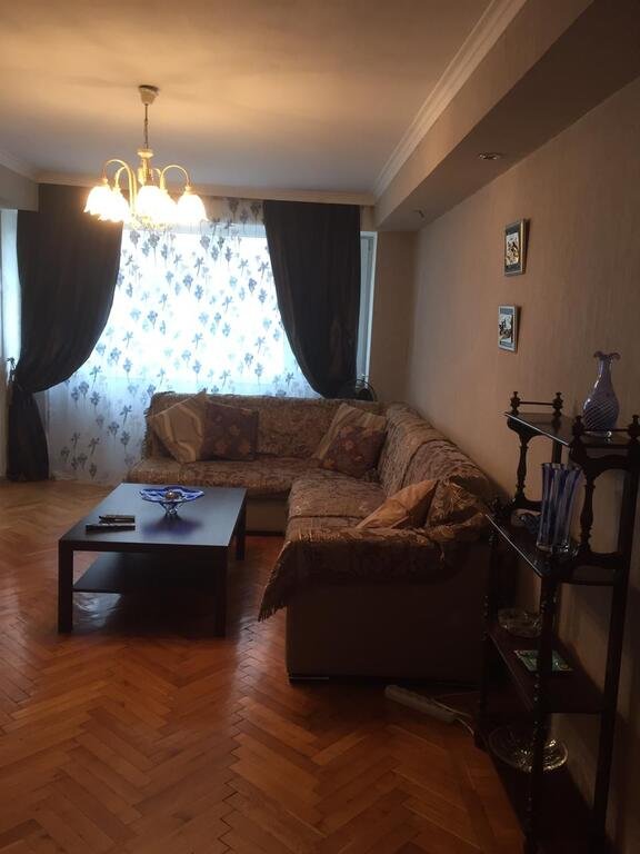 Kirayə verilir 2 otaqlı köhnə tikili, 65 m², 28 May m.-9