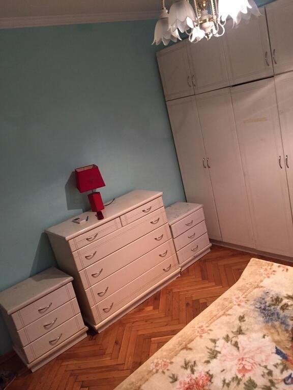 Kirayə verilir 2 otaqlı köhnə tikili, 65 m², 28 May m.-10
