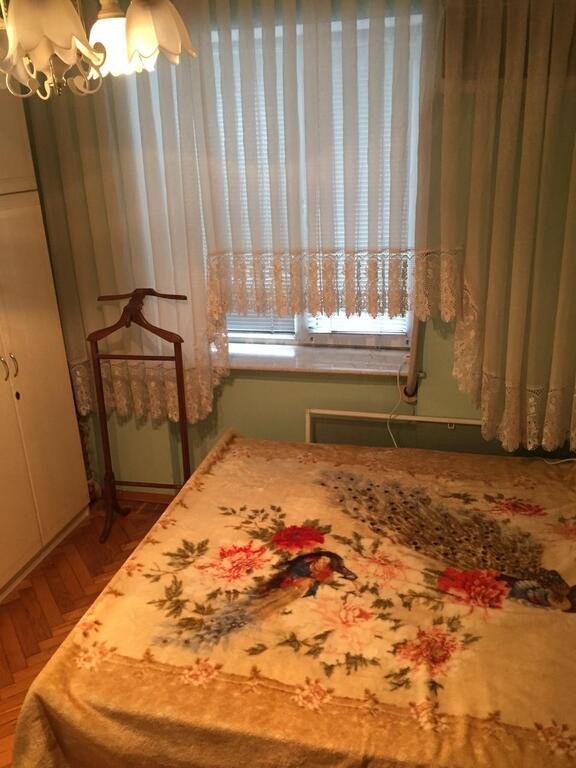 Kirayə verilir 2 otaqlı köhnə tikili, 65 m², 28 May m.-11
