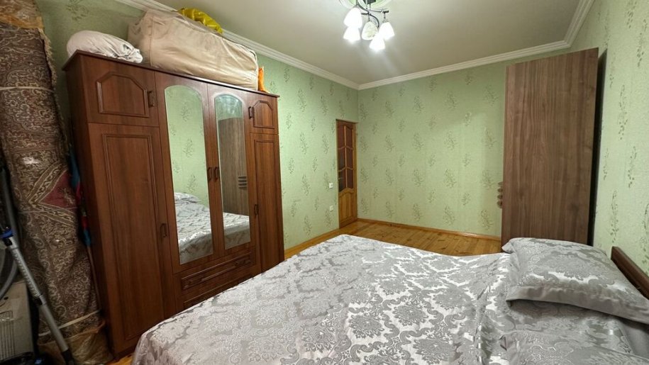 Satılır 4 otaqlı köhnə tikili, 110 m², Xalqlar dostluğu m.-2