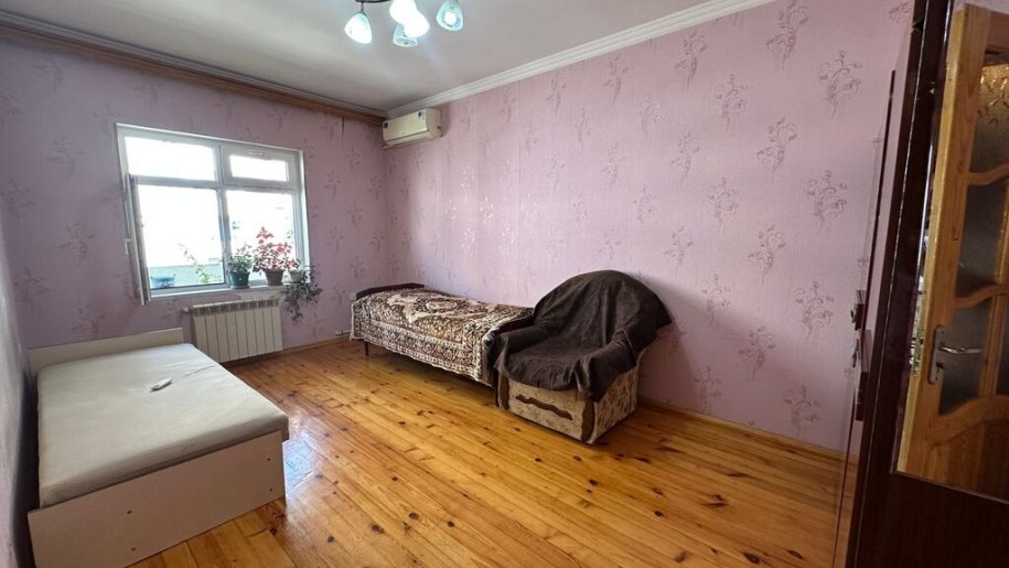 Satılır 4 otaqlı köhnə tikili, 110 m², Xalqlar dostluğu m.-6
