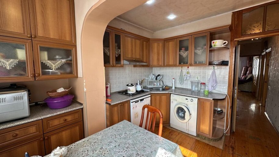 Satılır 4 otaqlı köhnə tikili, 110 m², Xalqlar dostluğu m.-10