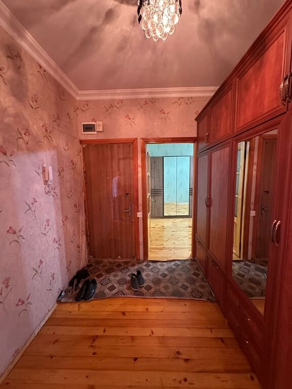 Satılır 4 otaqlı köhnə tikili, 110 m², Xalqlar dostluğu m.-14