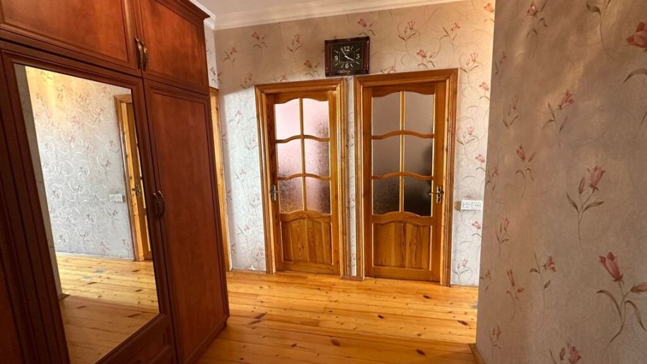 Satılır 4 otaqlı köhnə tikili, 110 m², Xalqlar dostluğu m.-15