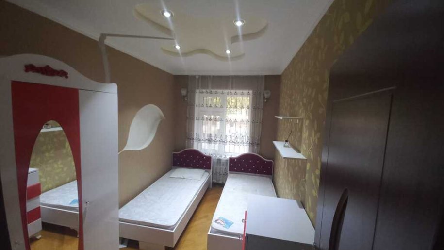Satılır 3 otaqlı köhnə tikili, 75 m², Xalqlar dostluğu m.-4