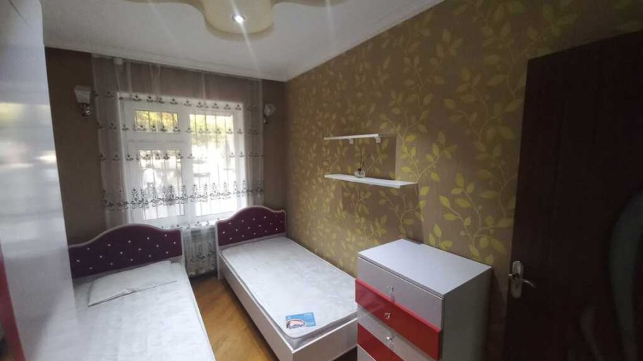 Satılır 3 otaqlı köhnə tikili, 75 m², Xalqlar dostluğu m.-5