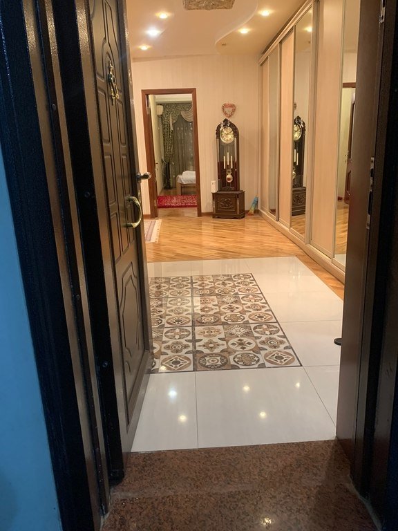 Satılır 4 otaqlı yeni tikili, 180 m², Azadlıq Prospekti m.-9
