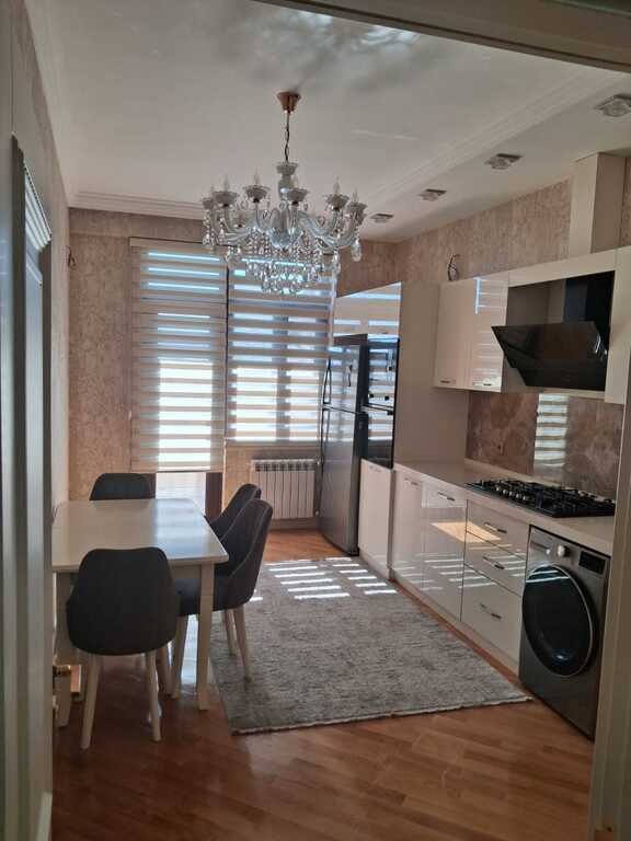 Kirayə verilir 3 otaqlı yeni tikili, 120 m², 8-ci mikrorayon-2