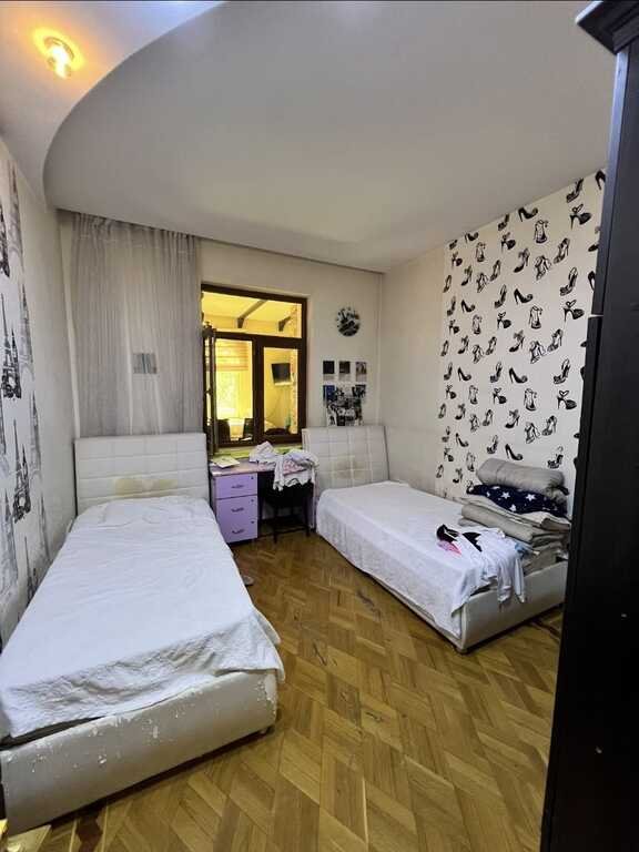 Satılır 3 otaqlı köhnə tikili, 110 m², Elmlər Akademiyası m.-3