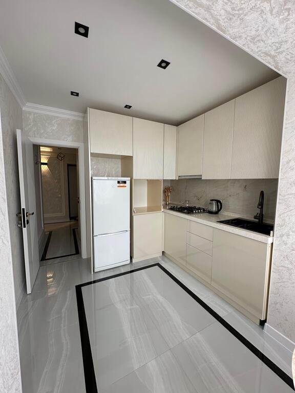 Kirayə verilir 3 otaqlı köhnə tikili, 90 m², Sahil m.-7