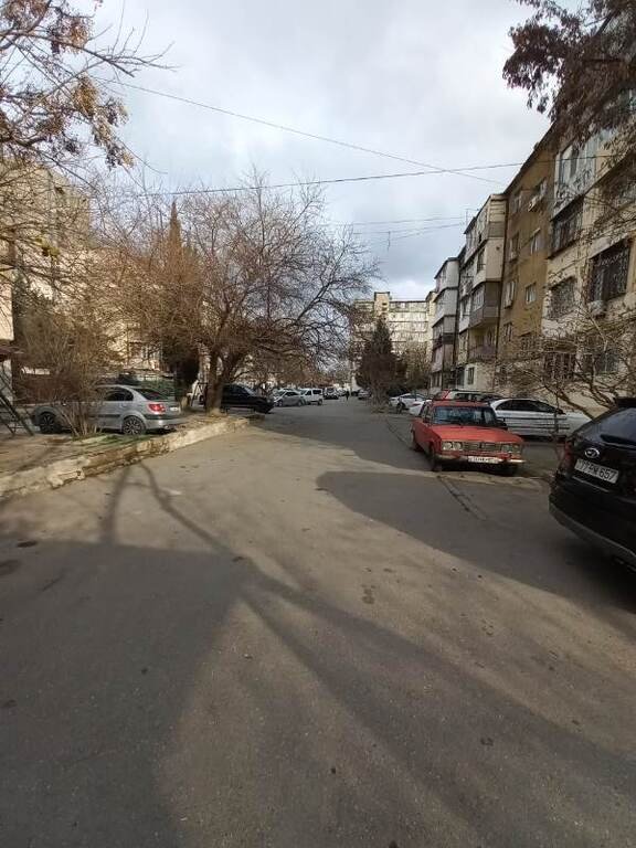 Kirayə verilir 3 otaqlı köhnə tikili, 70 m², İnşaatçılar m.-1