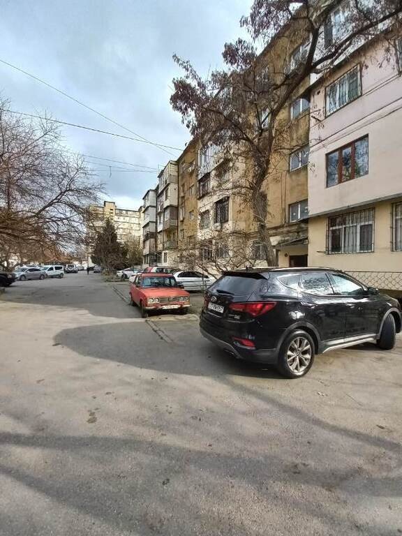 Kirayə verilir 3 otaqlı köhnə tikili, 70 m², İnşaatçılar m.-2