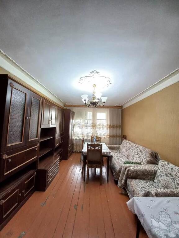 Kirayə verilir 3 otaqlı köhnə tikili, 70 m², İnşaatçılar m.-4