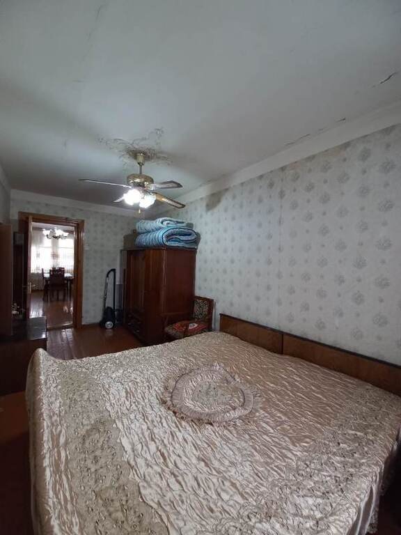 Kirayə verilir 3 otaqlı köhnə tikili, 70 m², İnşaatçılar m.-11