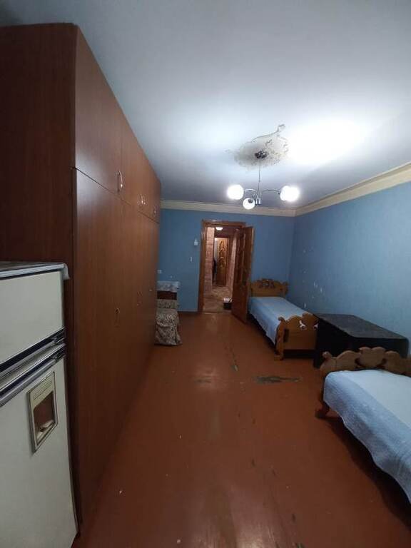 Kirayə verilir 3 otaqlı köhnə tikili, 70 m², İnşaatçılar m.-14