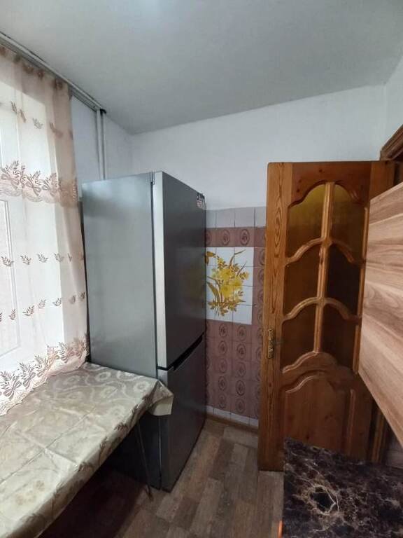 Kirayə verilir 3 otaqlı köhnə tikili, 70 m², İnşaatçılar m.-18