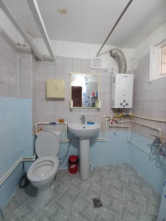 Kirayə verilir 3 otaqlı köhnə tikili, 70 m², İnşaatçılar m.-19