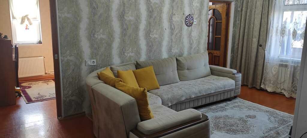 Satılır 3 otaqlı köhnə tikili, 65 m², İnşaatçılar m.-13