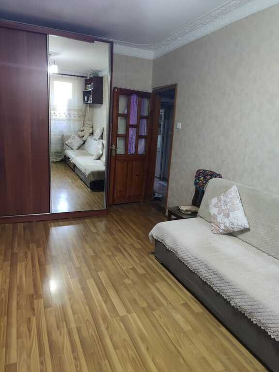 Satılır 3 otaqlı köhnə tikili, 81 m², Azadlıq Prospekti m.-3