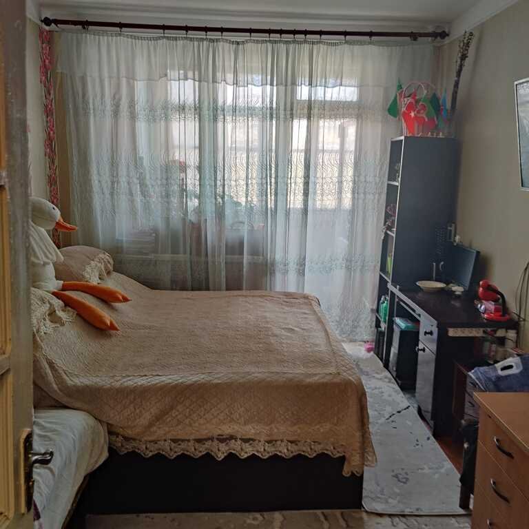 Satılır 3 otaqlı köhnə tikili, 81 m², Azadlıq Prospekti m.-4