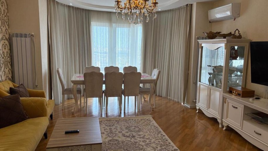 Satılır 3 otaqlı yeni tikili, 133 m², 8 noyabr-3