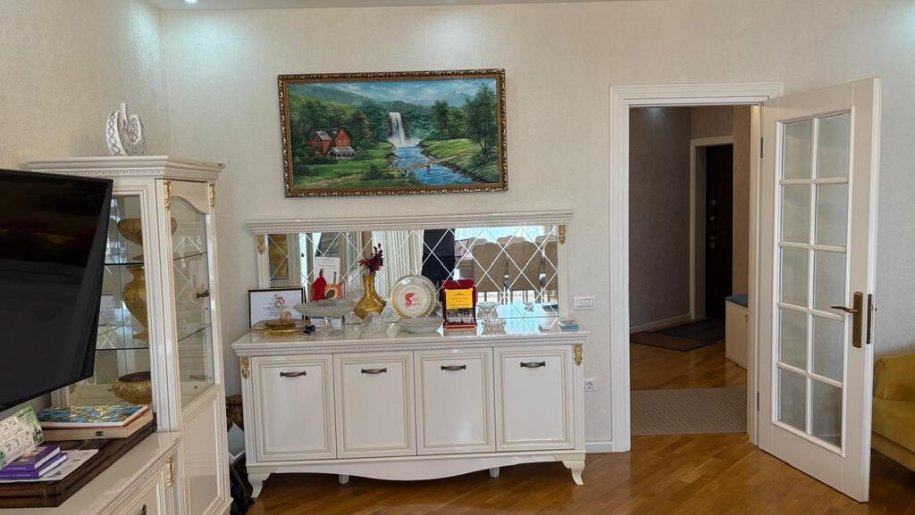 Satılır 3 otaqlı yeni tikili, 133 m², 8 noyabr-5