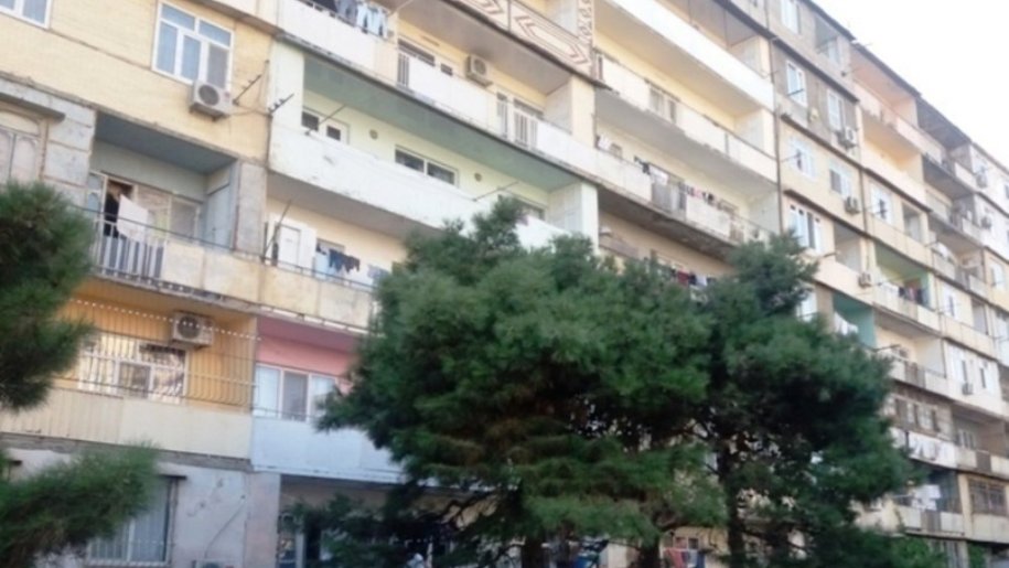Satılır 3 otaqlı köhnə tikili, 80 m², Həzi Aslanov m.-1