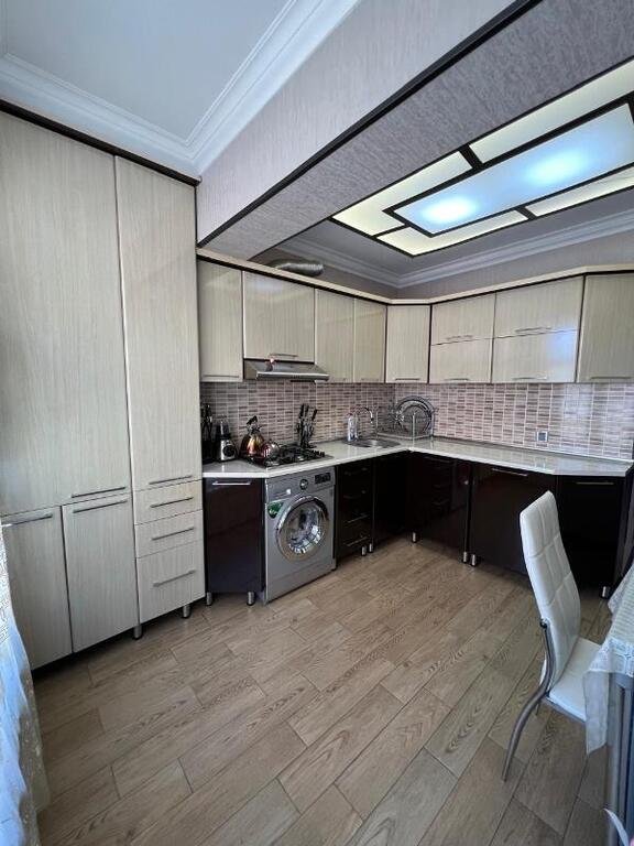 Satılır 3 otaqlı köhnə tikili, 80 m², Həzi Aslanov m.-18
