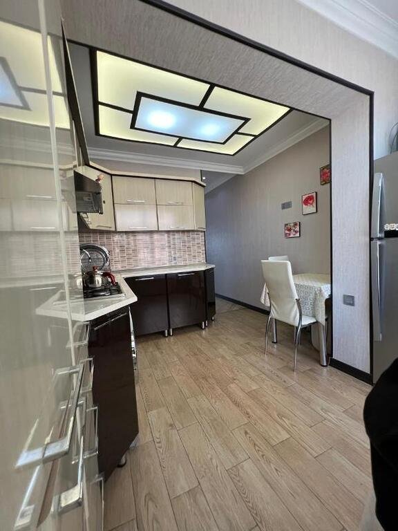 Satılır 3 otaqlı köhnə tikili, 80 m², Həzi Aslanov m.-21