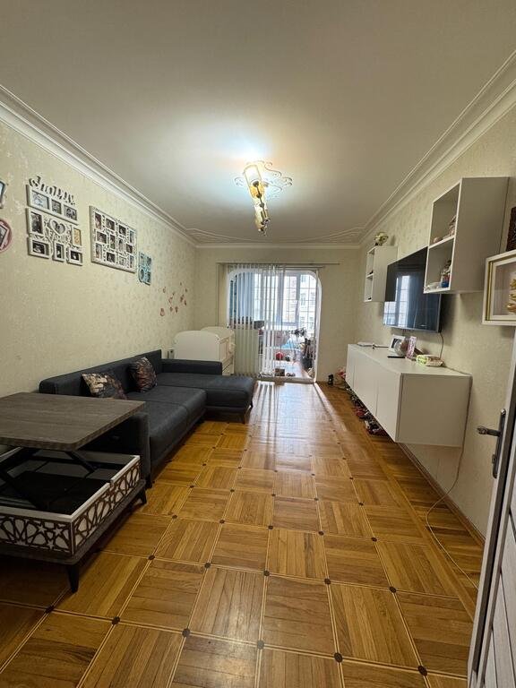 Satılır 3 otaqlı köhnə tikili, 55 m², Elmlər Akademiyası m.-1